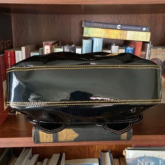 Fendi B Bag Purse in Black Patent Leather with Orange Contrast Top Stitching - Picture 6 of 16